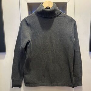 Grey turtleneck sweater,M